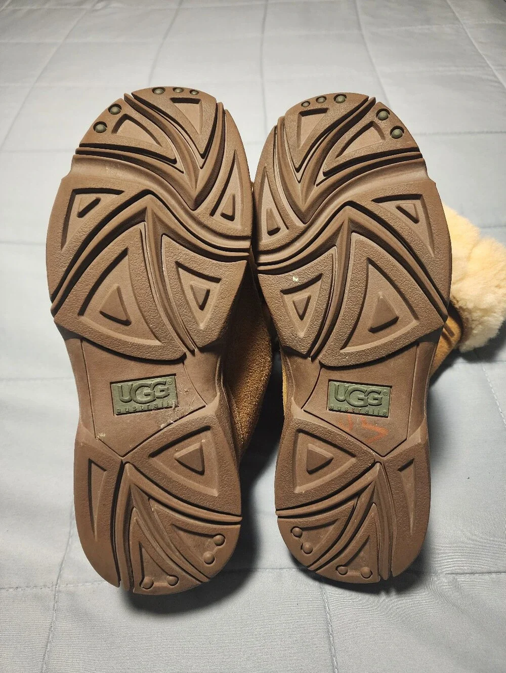 UGG